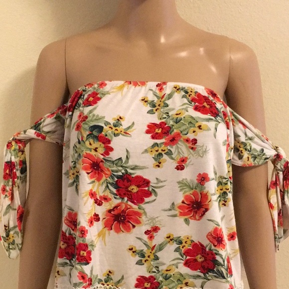NWOT cold shoulder top size M - Picture 3 of 5